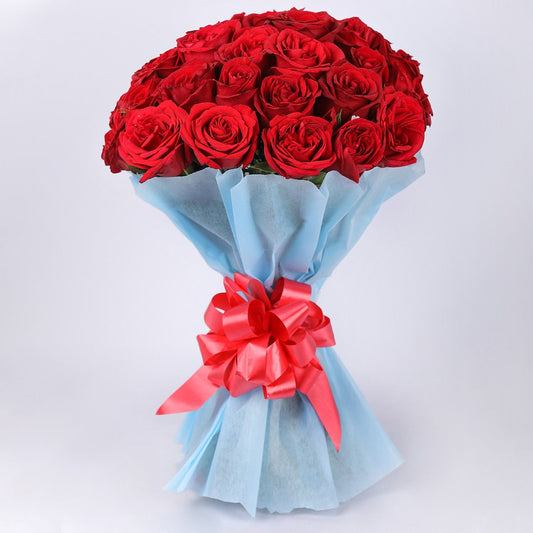 Classic Aura 12 Red Roses Bouquet